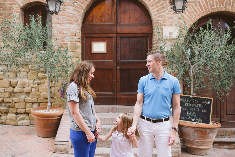 family photo shoot tuscany